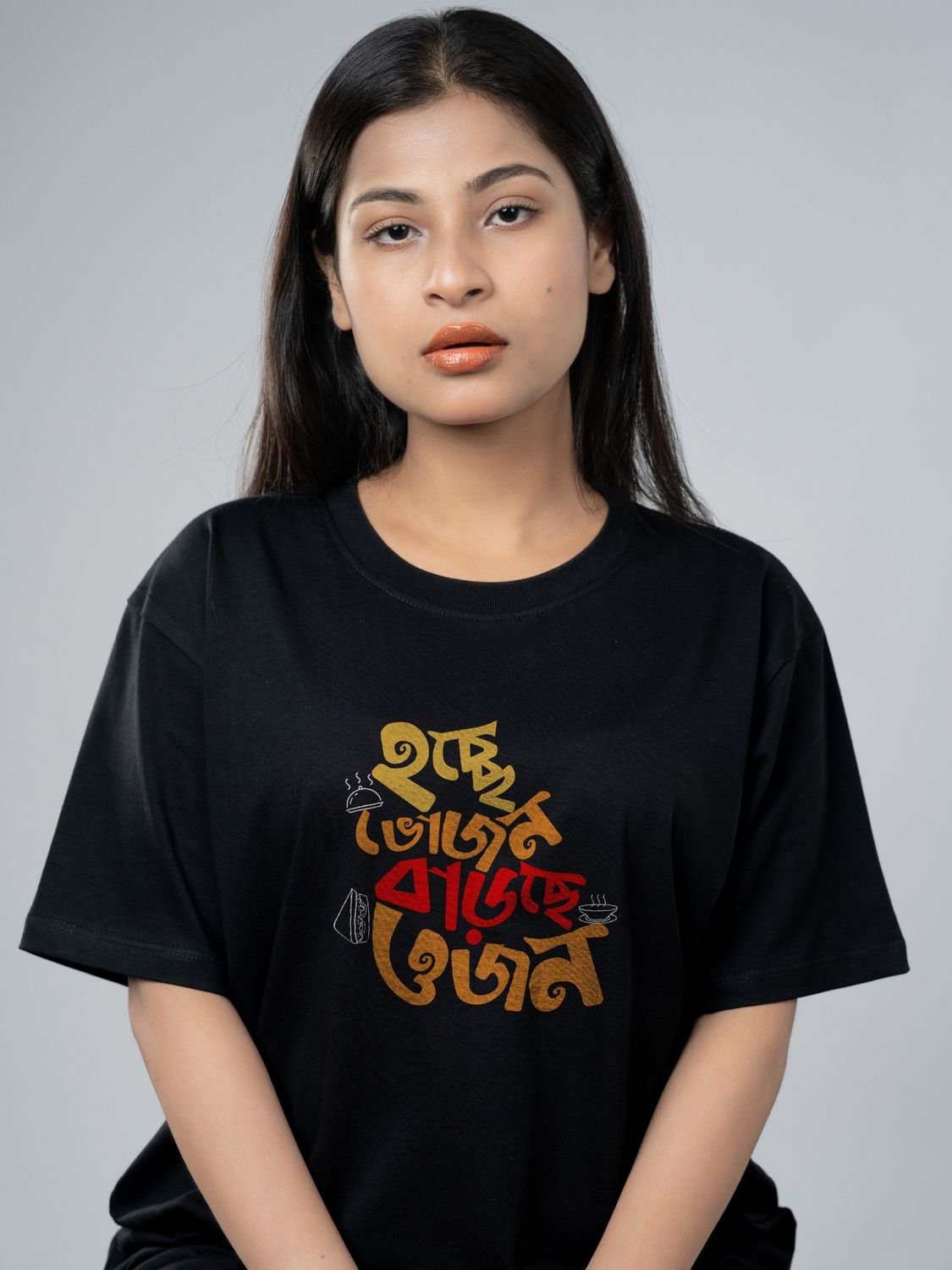 Roads to India® Bengali T-Shirt for Men – 100% Cotton Hocche Bhojon Barche Ojon Bengali T-Shirt | Round Graphic Print Neck Half Sleeve | Unisex Regular & Oversized Fit | 180/220 GSM | S–5XL | Black