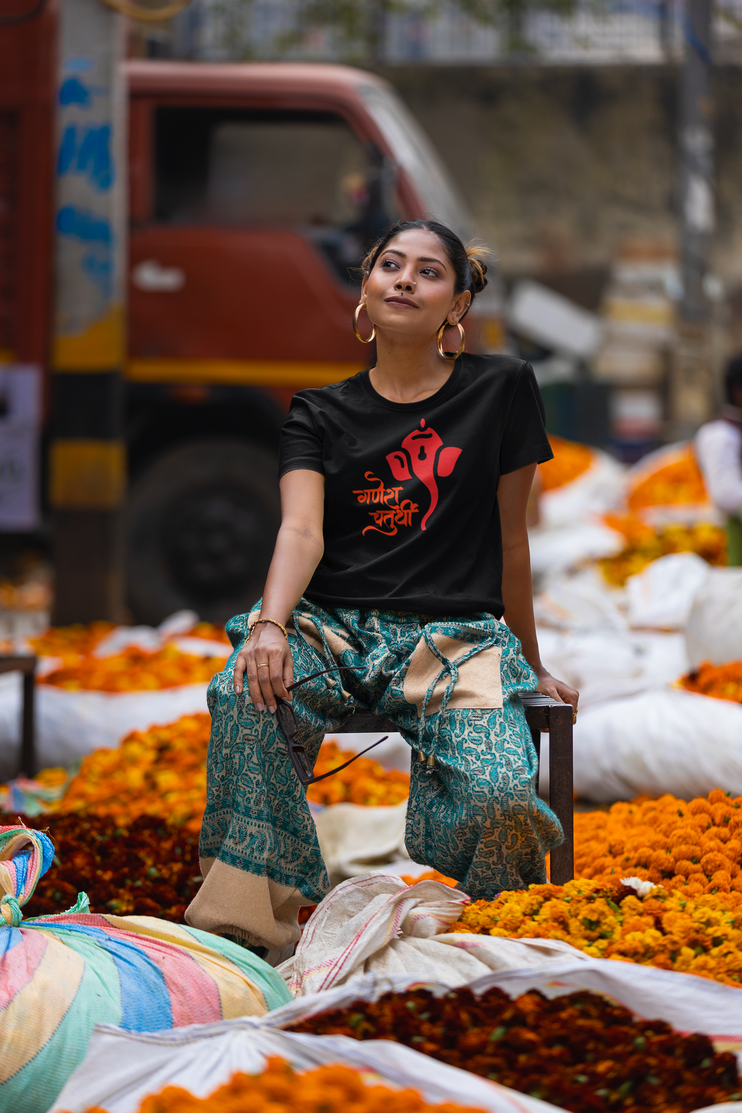 Ganesha Face - 100% combed Organic cotton - Premium Quality - Unisex T shirt - Enjoy Ganesh Chaturthi With Roads To India